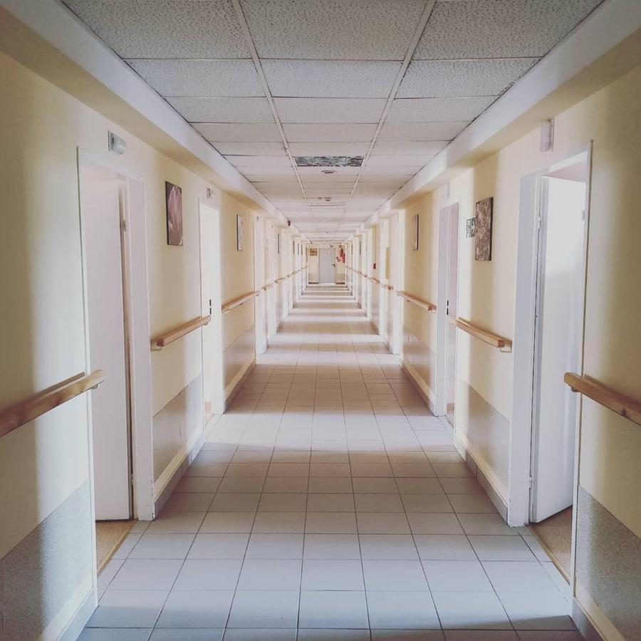 Dom Opieki Nestor Hotel Варшава Екстериор снимка